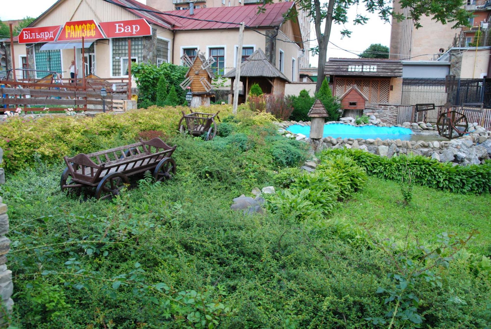 Filvarki-Centre Kamianets Podilskyi Bagian luar foto